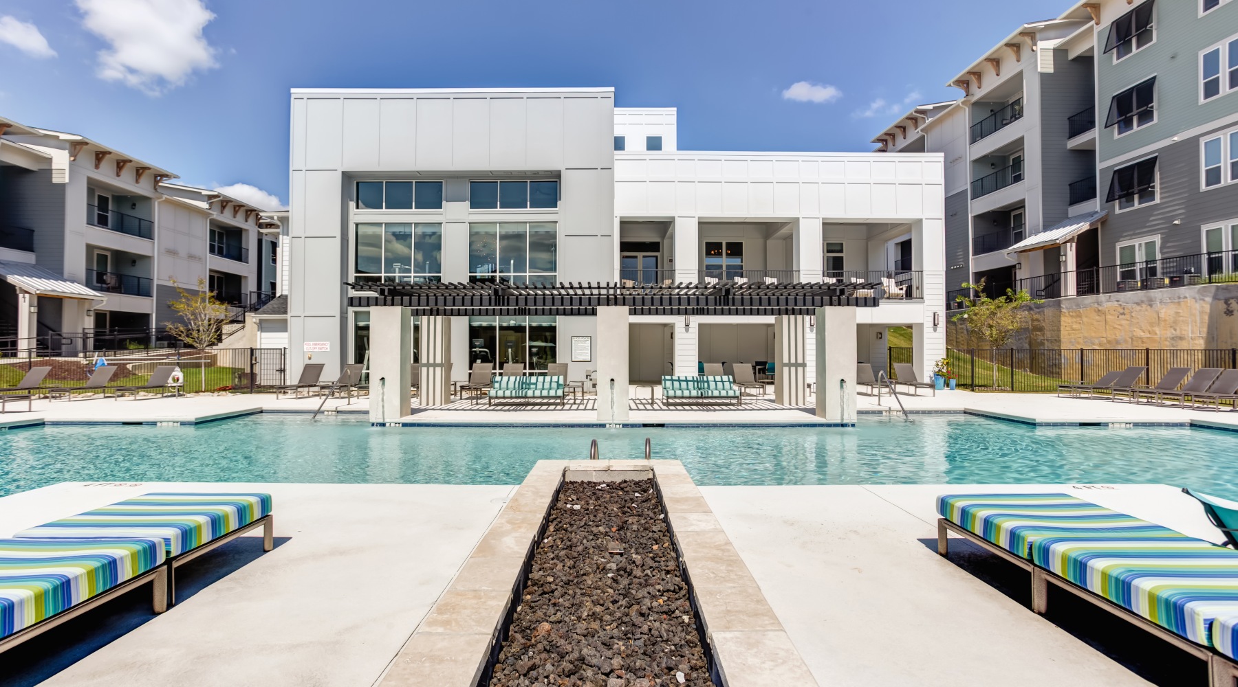 Luxury pool